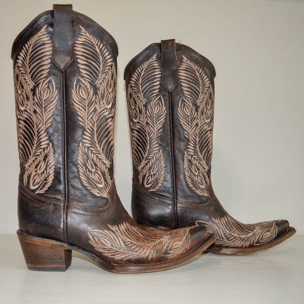 Circle G Feather Embroidered Snip Toe Western Boots
